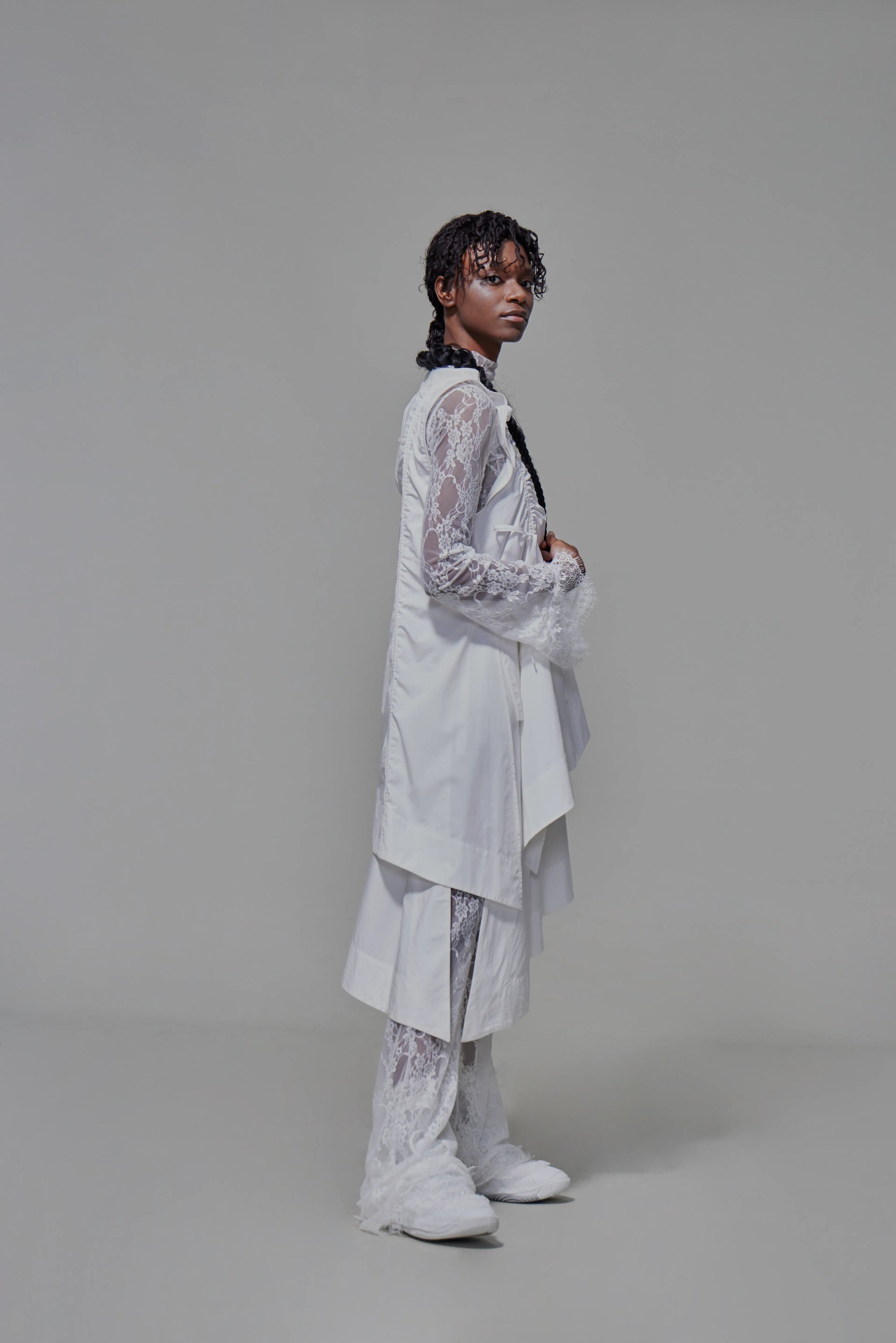 03 Bell-Sleeve Lace White
