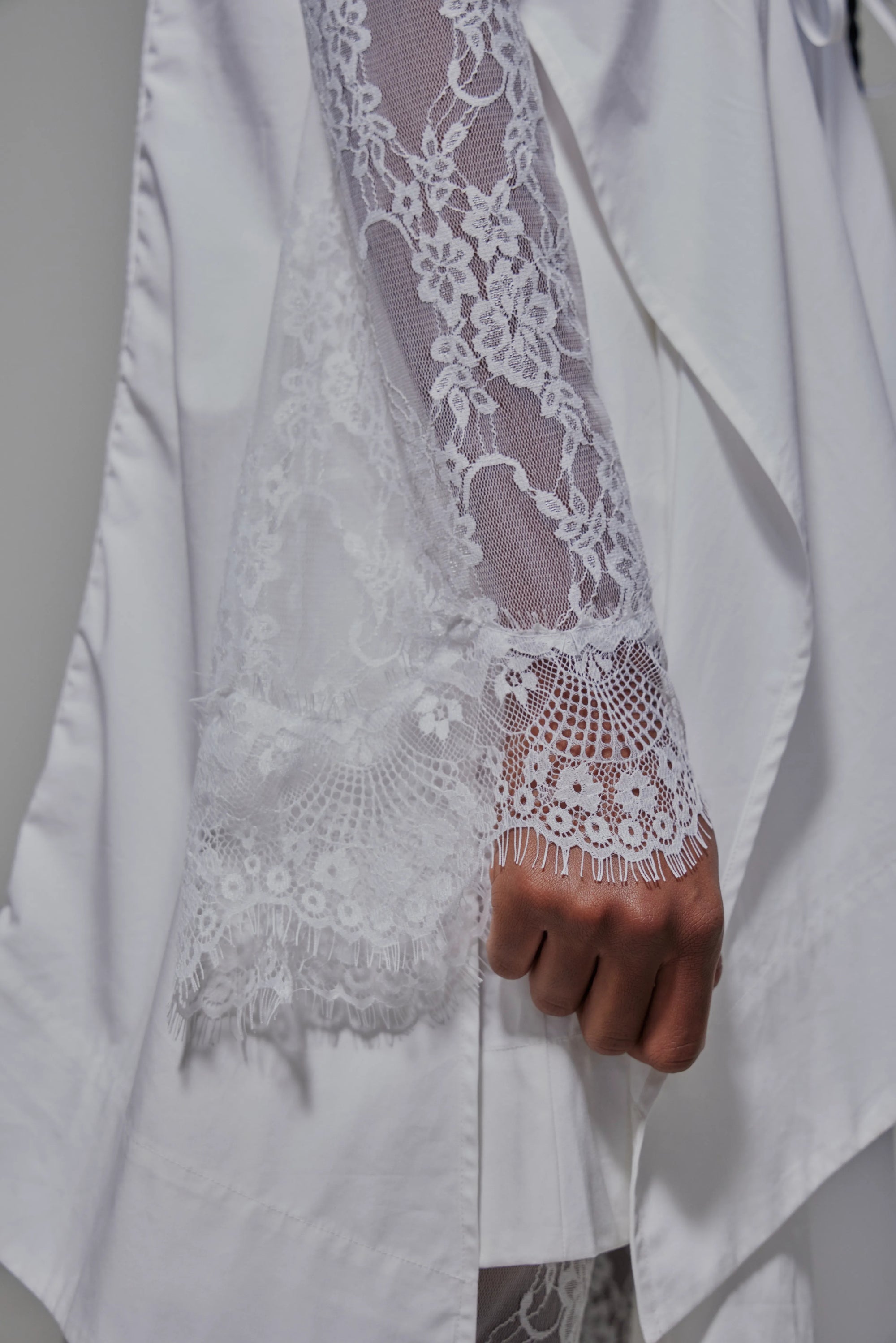 03 Bell-Sleeve Lace White