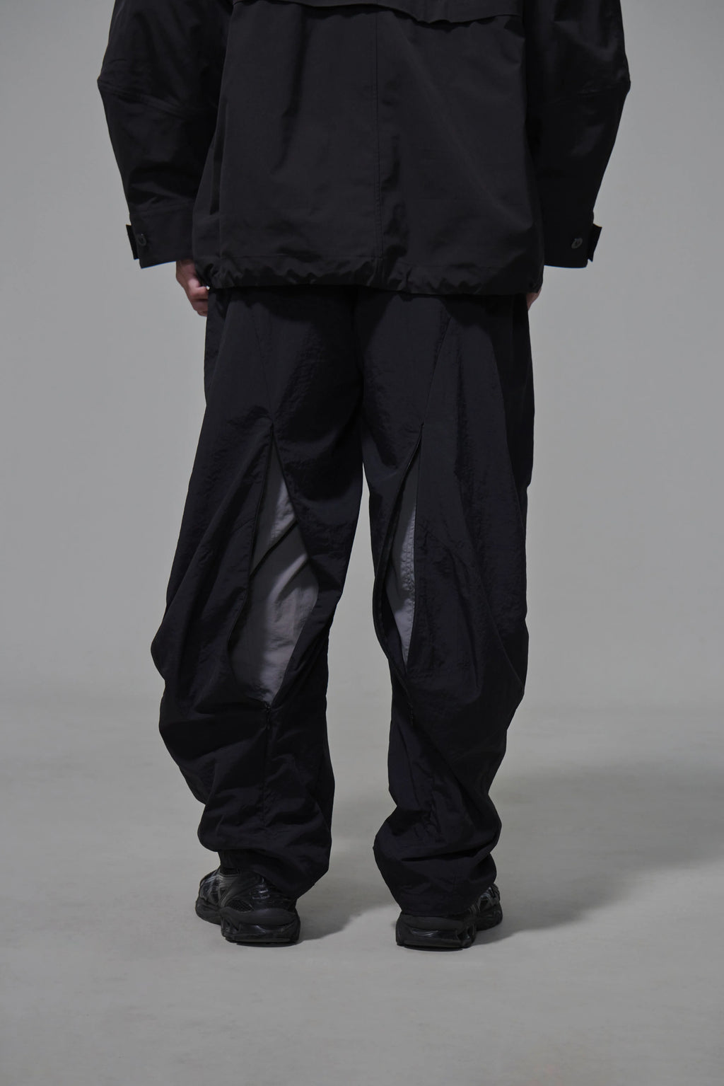 03 3D Zipper Trousers
