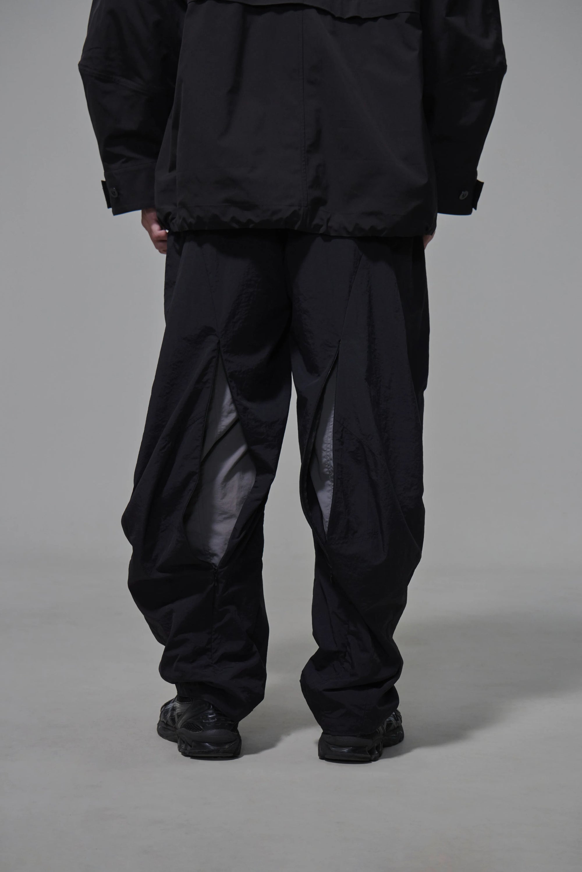 03 3D Zipper Trousers