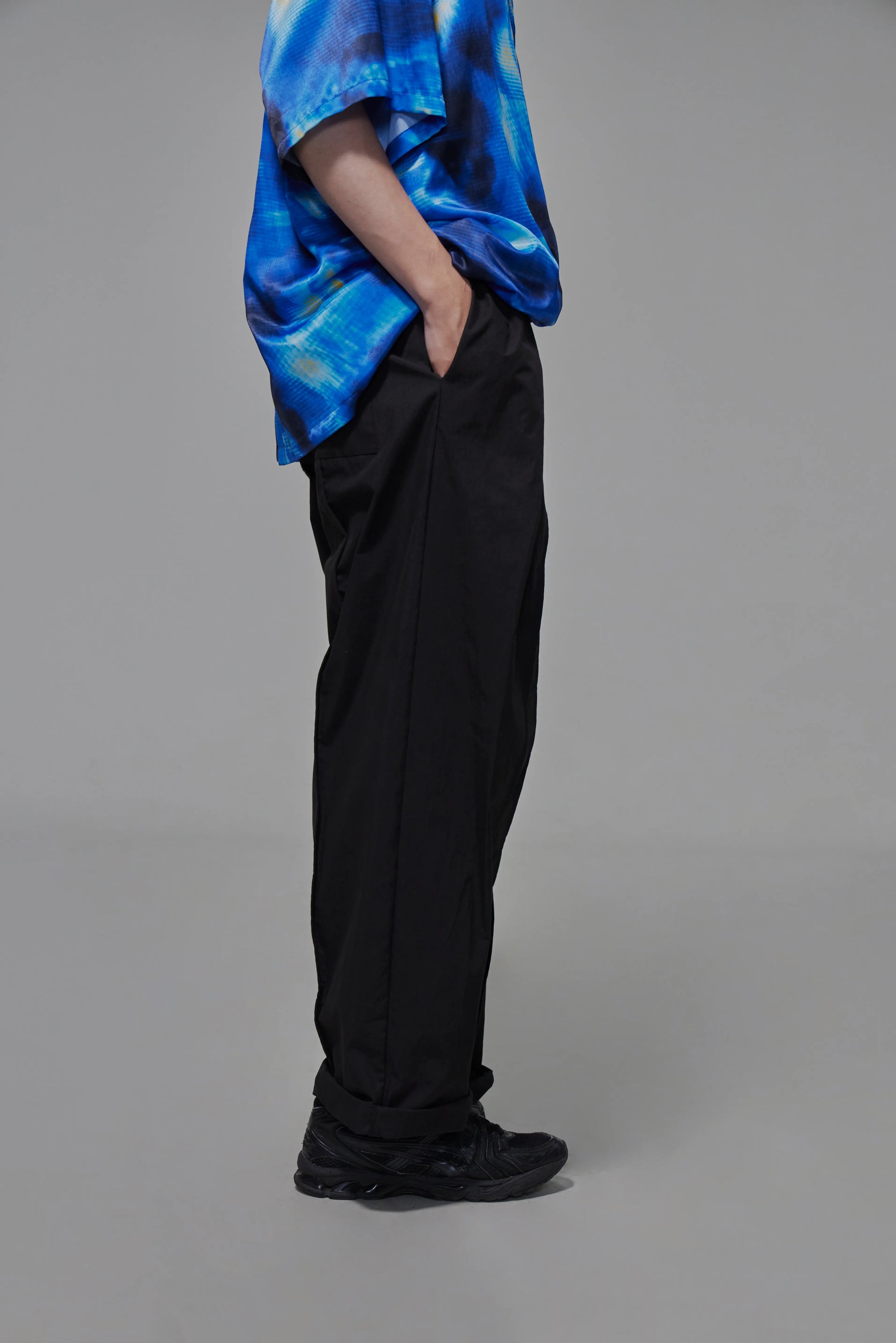 03 Tapered Drawstring Trousers Black
