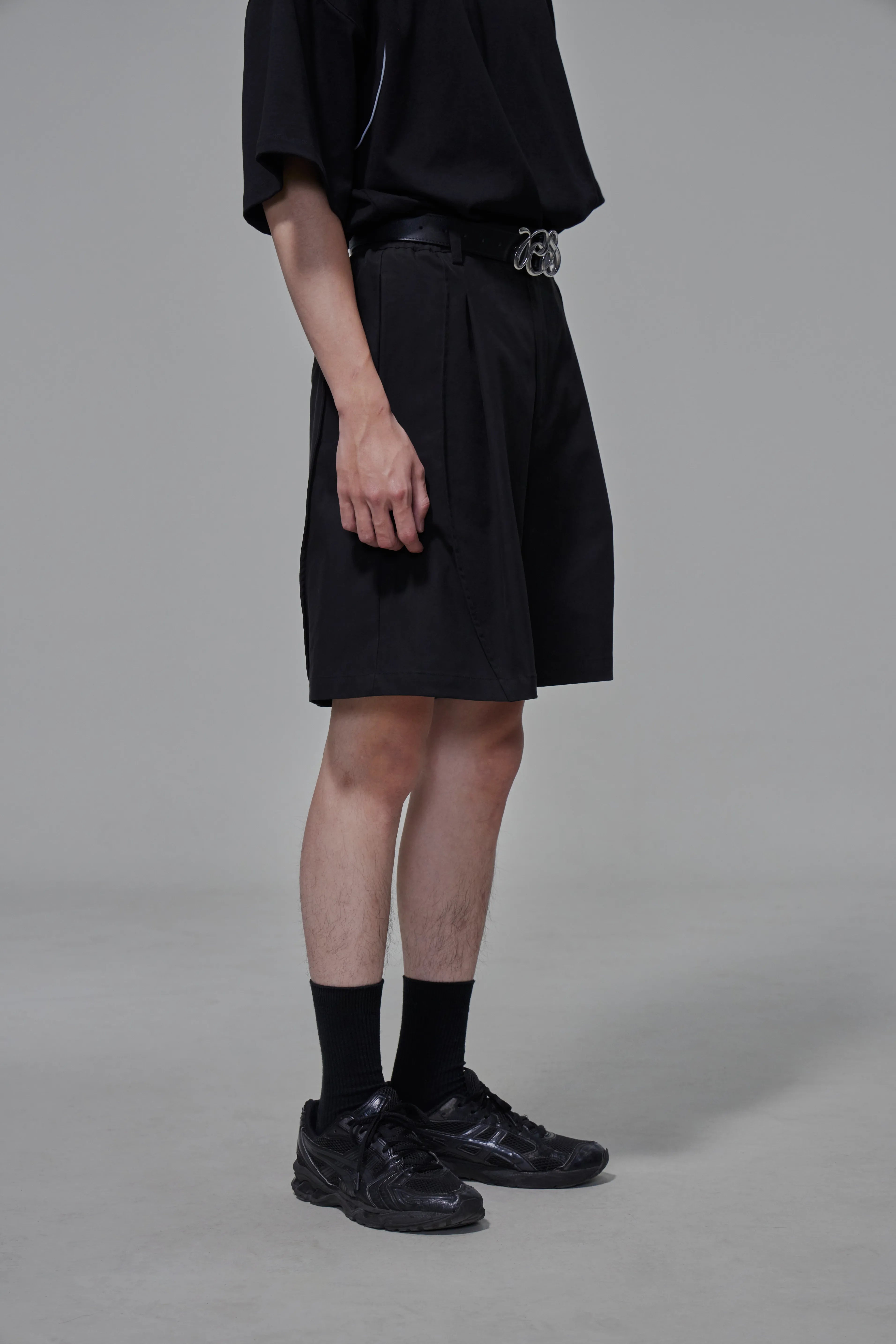 03 Wide-legged Scoop Shorts