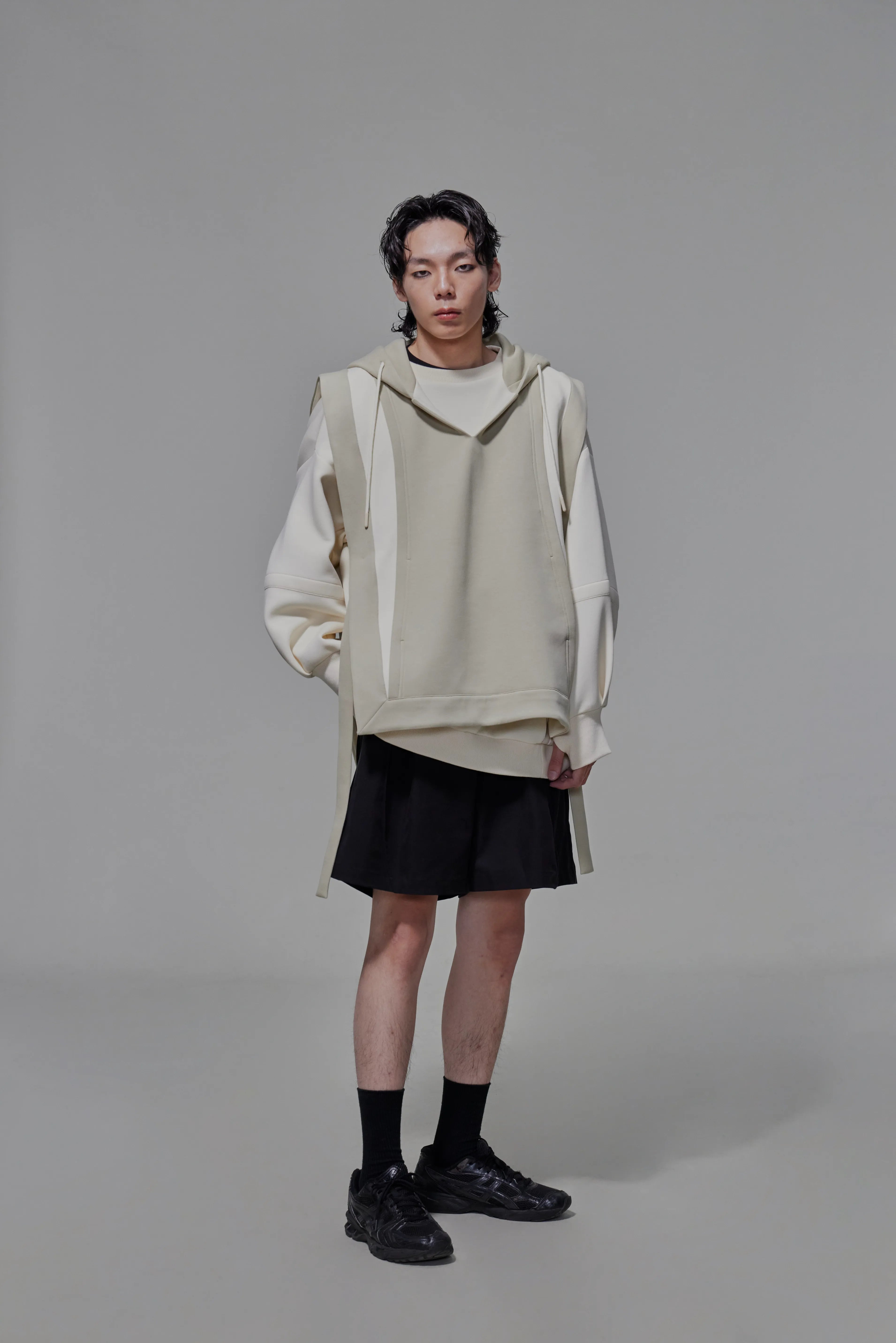 03 Wide-legged Scoop Shorts