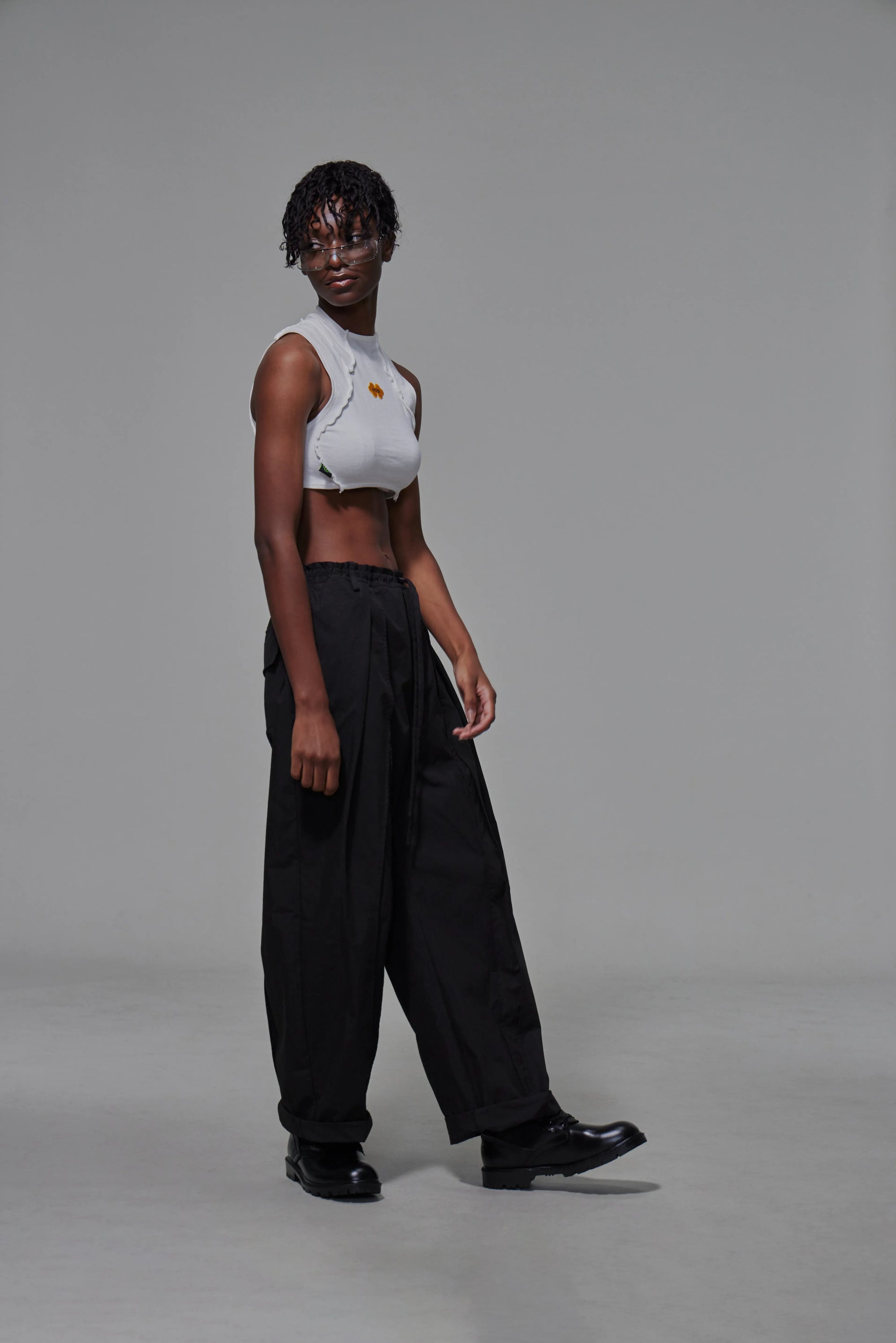 03 Tapered Drawstring Trousers Black