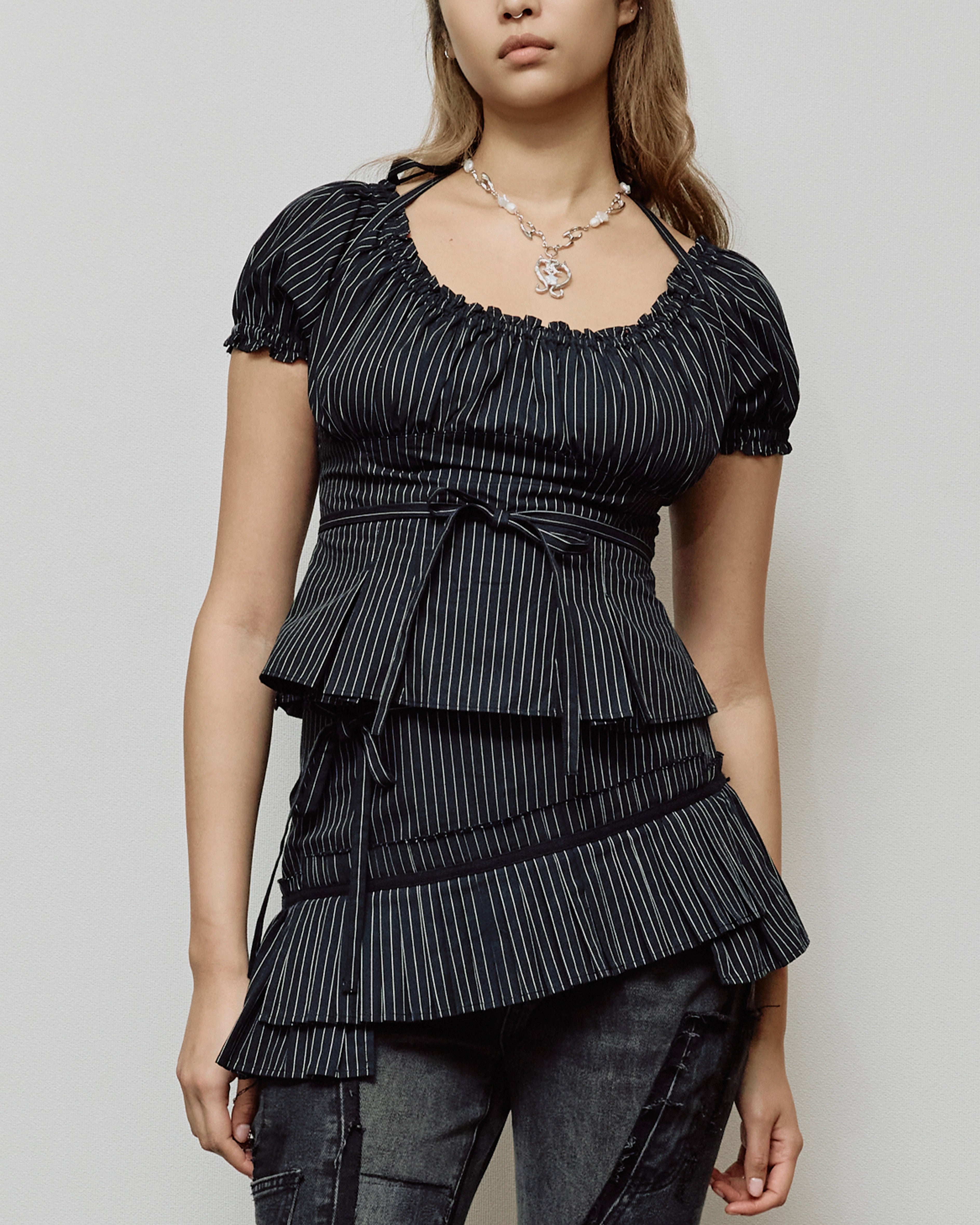 05 Fan-laced Ruffle Top
