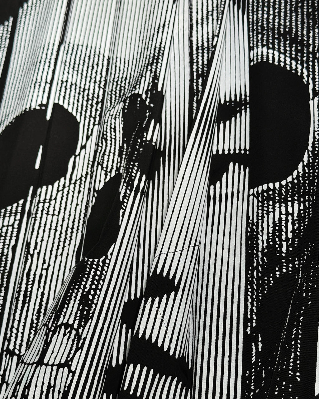 04 Skull Pleated Shirt